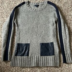 Tommy Hilfiger Women’s Gray Cotton/Wool Sweater with Blue Pockets Size Small